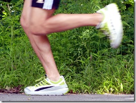 How Can Both Barefoot Running and Hokas Reduce Knee Pain?–A Possible Explanation from a New Study